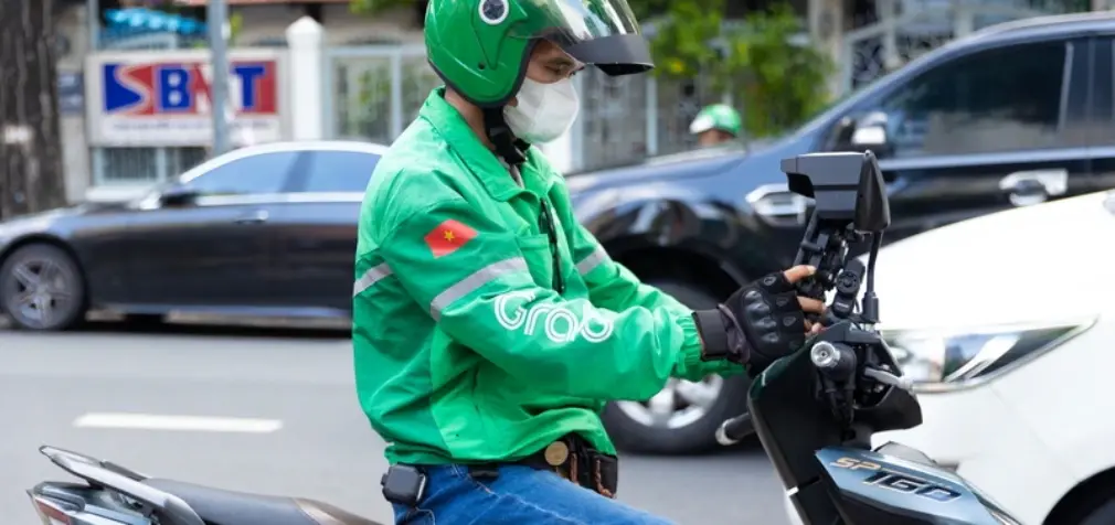 Grab Việt Nam tiếp tục hỗ trợ đối tác tài xế tuần thứ năm liên tiếp trong tình hình giá xăng biến động