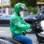 Grab Việt Nam tiếp tục hỗ trợ đối tác tài xế tuần thứ năm liên tiếp trong tình hình giá xăng biến động