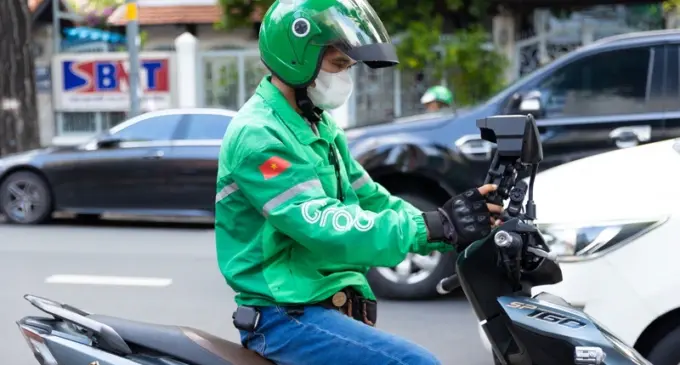 Grab Việt Nam tiếp tục hỗ trợ đối tác tài xế tuần thứ năm liên tiếp trong tình hình giá xăng biến động