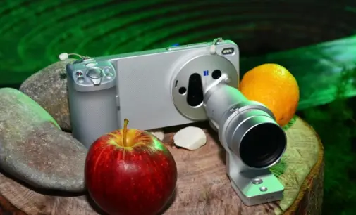 vivo Việt Nam có nhiều ưu đãi mở bán cho smartphone flagship vivo X300 Ultra trang bị ống kính bậc thầy ZEISS