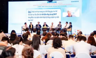 Sandoz và các chuyên gia y tế thảo luận về vai trò của thuốc sinh học tương tự trong điều trị viêm khớp tại Việt Nam