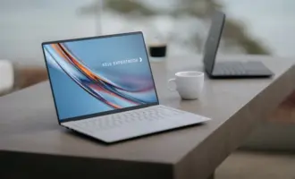 ASUS ra mắt tại Việt Nam laptop doanh nghiệp cao cấp ASUS ExpertBook Ultra gọn nhẹ với sức mạnh Copilot+ PC