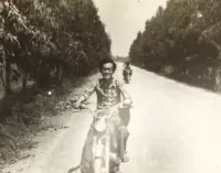HỒI ỨC: Người viết báo hồi đầu thập niên 1980 đi tác nghiệp bằng gì?