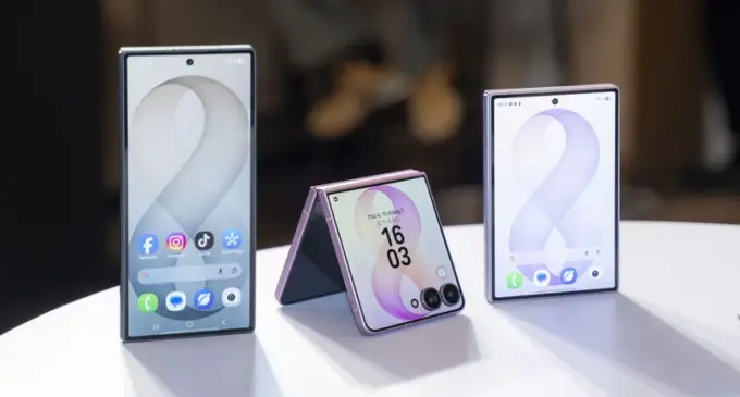 Hệ thống Di Động Việt mở đặt trước bộ ba smartphone gập mới Samsung Galaxy Z8 Series với nhiều ưu đãi