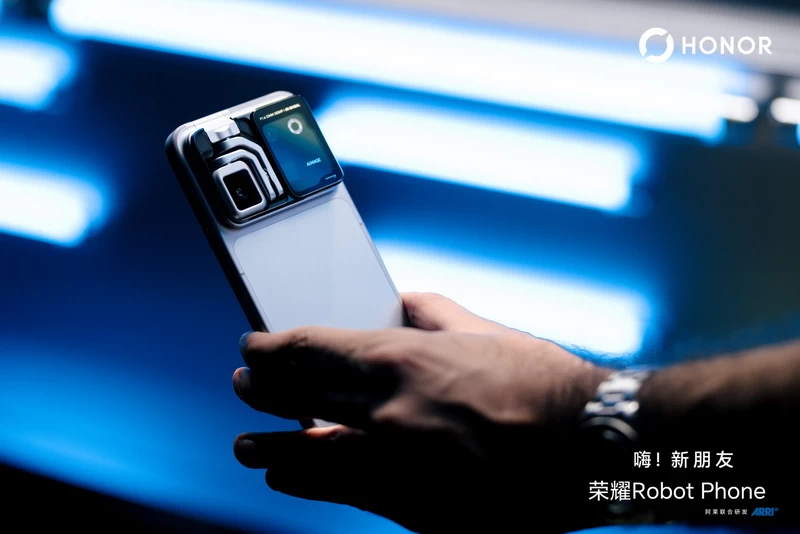 HONOR Robot Phone khi sử dụng bình thường.